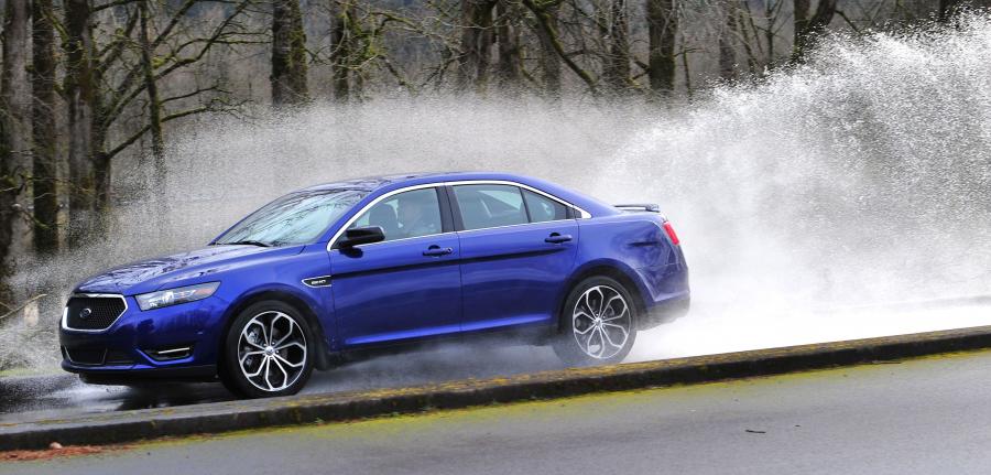  Ford Taurus SHO 2013 года  (фото 43 из 56)